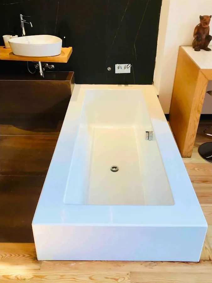 Oli-Oli House City Center, Two Adjacent House X11 People,Double Kitchen, Courtyard, Catania Holiday home