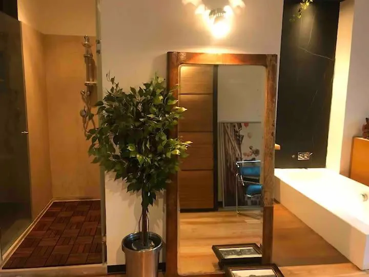 Oli-Oli House City Center, Two Adjacent House X11 People,Double Kitchen, Courtyard, Catania Holiday home