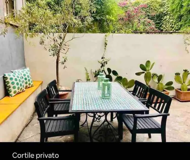 Holiday home Oli-Oli House City Center, Two Adjacent House X11 People,Double Kitchen, Courtyard, Catania