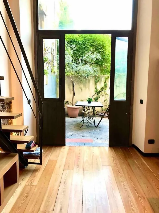 Oli-Oli House City Center, Two Adjacent House X11 People,Double Kitchen, Courtyard, Catania
