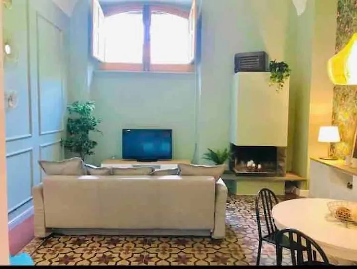 Oli-Oli House City Center, Two Adjacent House X11 People,Double Kitchen, Courtyard, Catania Holiday home